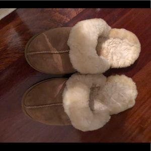 L.L. Bean Shoes - LL BEAN slippers. Size 8. Never worn outside. L.L. Bean Shoes - LL BEAN slippers. Size 8. Never worn outside.